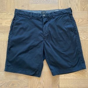 J Crew Men’s 9 inch stretch chino short size 33